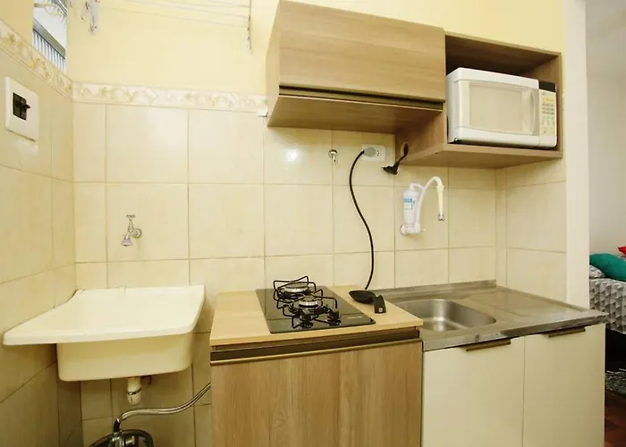 Estúdio Na Rua Do Centro Histórico, Bem Localizado Apartamento Porto Alegre