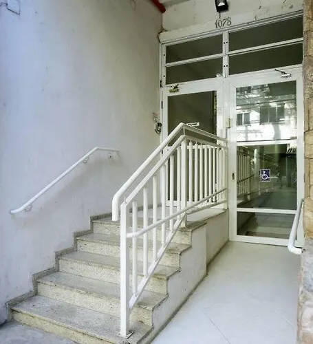 Apartamento Estúdio Na Rua Do Centro Histórico, Bem Localizado *