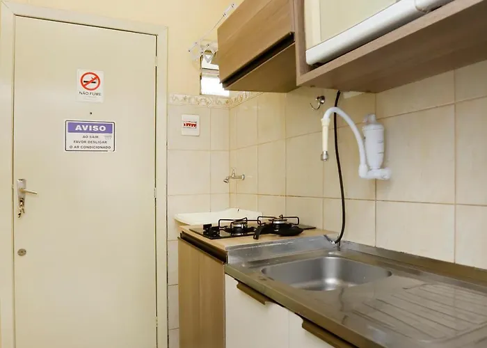 Estúdio Na Rua Do Centro Histórico, Bem Localizado Apartamento Porto Alegre