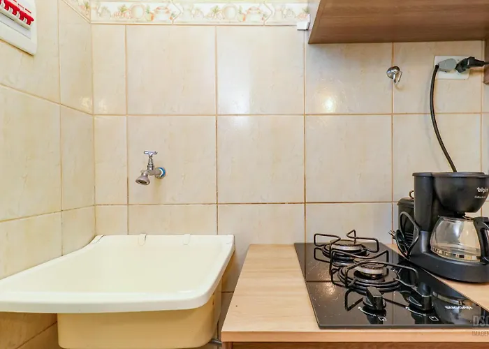 Apartamento Estúdio Na Rua Do Centro Histórico, Bem Localizado *
