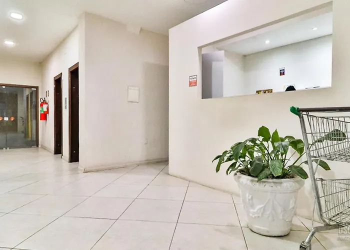 Estúdio Na Rua Do Centro Histórico, Bem Localizado Apartamento *