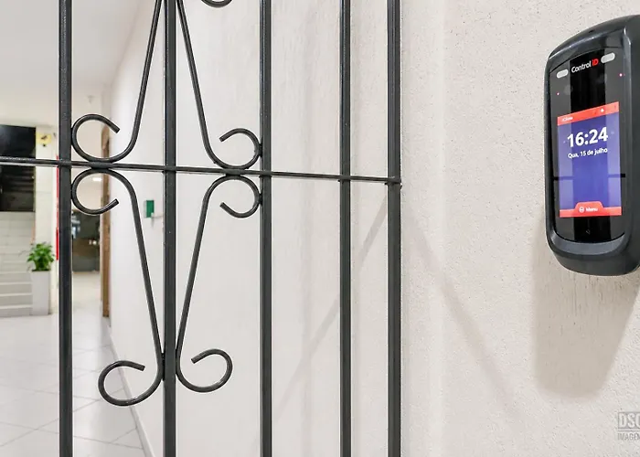 Apartamento Estúdio Na Rua Do Centro Histórico, Bem Localizado